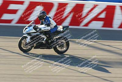 media/Jan-21-2022-Fastrack Riders (Fri) [[90b5309cc6]]/Level 1/Session 1 Front Straight/